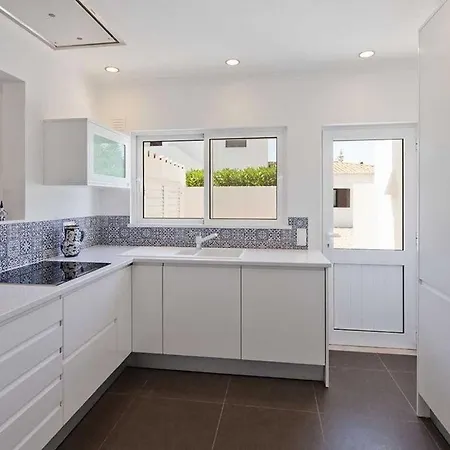 Luxury Algarve Villa: Private Pool Walk To Carvoeiro (Lagoa)