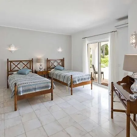 Luxury Algarve Villa: Private Pool Walk To