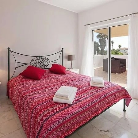 Luxury Algarve Villa: Private Pool Walk To Villa Carvoeiro (Lagoa)
